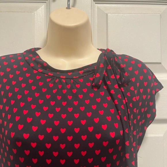 Retrolicious Bombshell Navy with red hearts print dress Bow - Med - EUC - Picture 11 of 14
